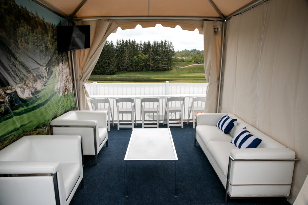 Lodges at 17